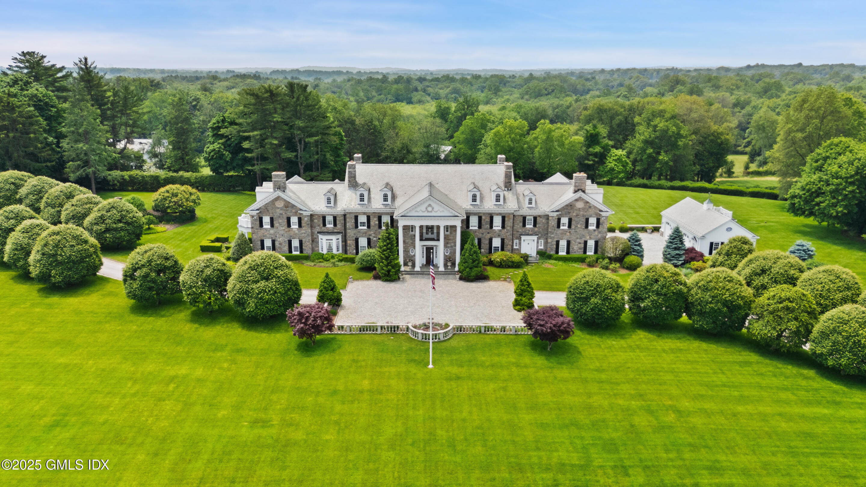 550 Round Hill Road Greenwich, CT 06831 - Photo 2 of 57 DJI_20250605132125_0618_D_1