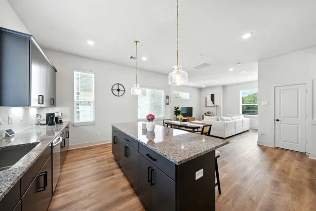 $2,500 | 1644 West Tidwell Road, Houston, TX 77091