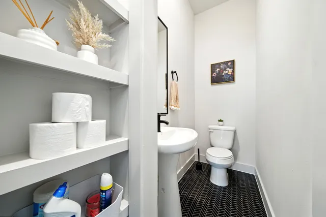 $2,500 | 1644 West Tidwell Road, Houston, TX 77091