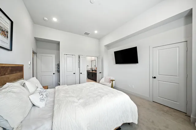 $2,500 | 1644 West Tidwell Road, Houston, TX 77091