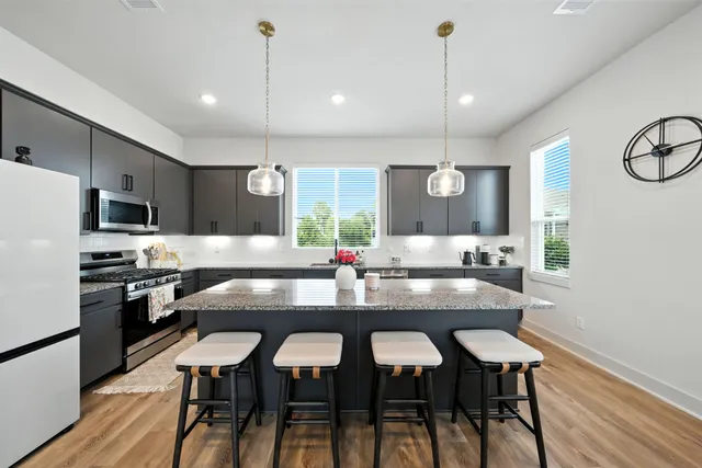 $2,500 | 1644 West Tidwell Road, Houston, TX 77091