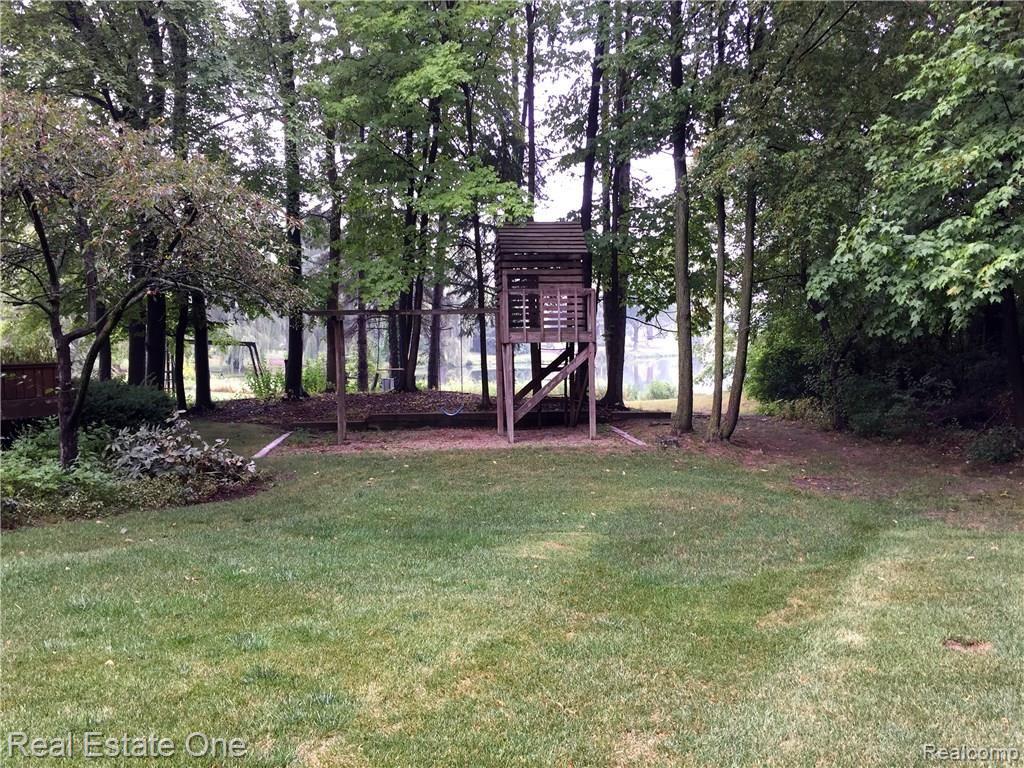 22032 Meridian Lane Novi, MI 48375 - Photo 31 of 33