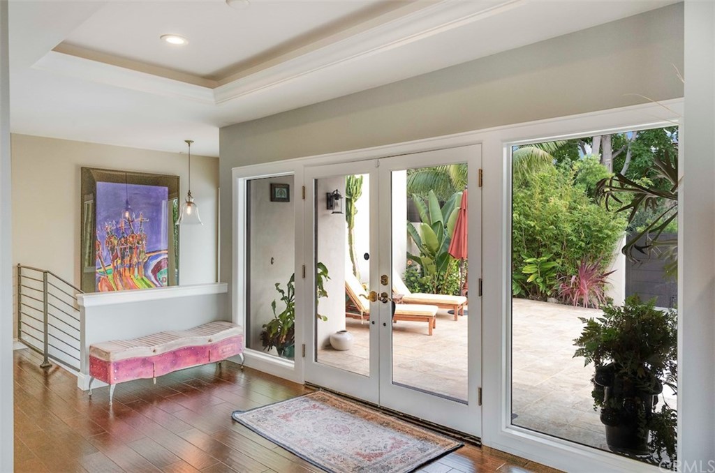1539 Vía Coronel Palos Verdes Estates, CA 90274 - Photo 31 of 52 a living room with hardwood floor and a large window