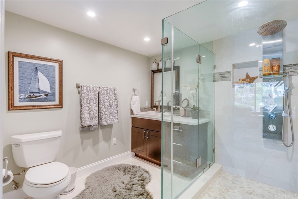 1539 Vía Coronel Palos Verdes Estates, CA 90274 - Photo 41 of 52 a bathroom with a toilet sink and shower
