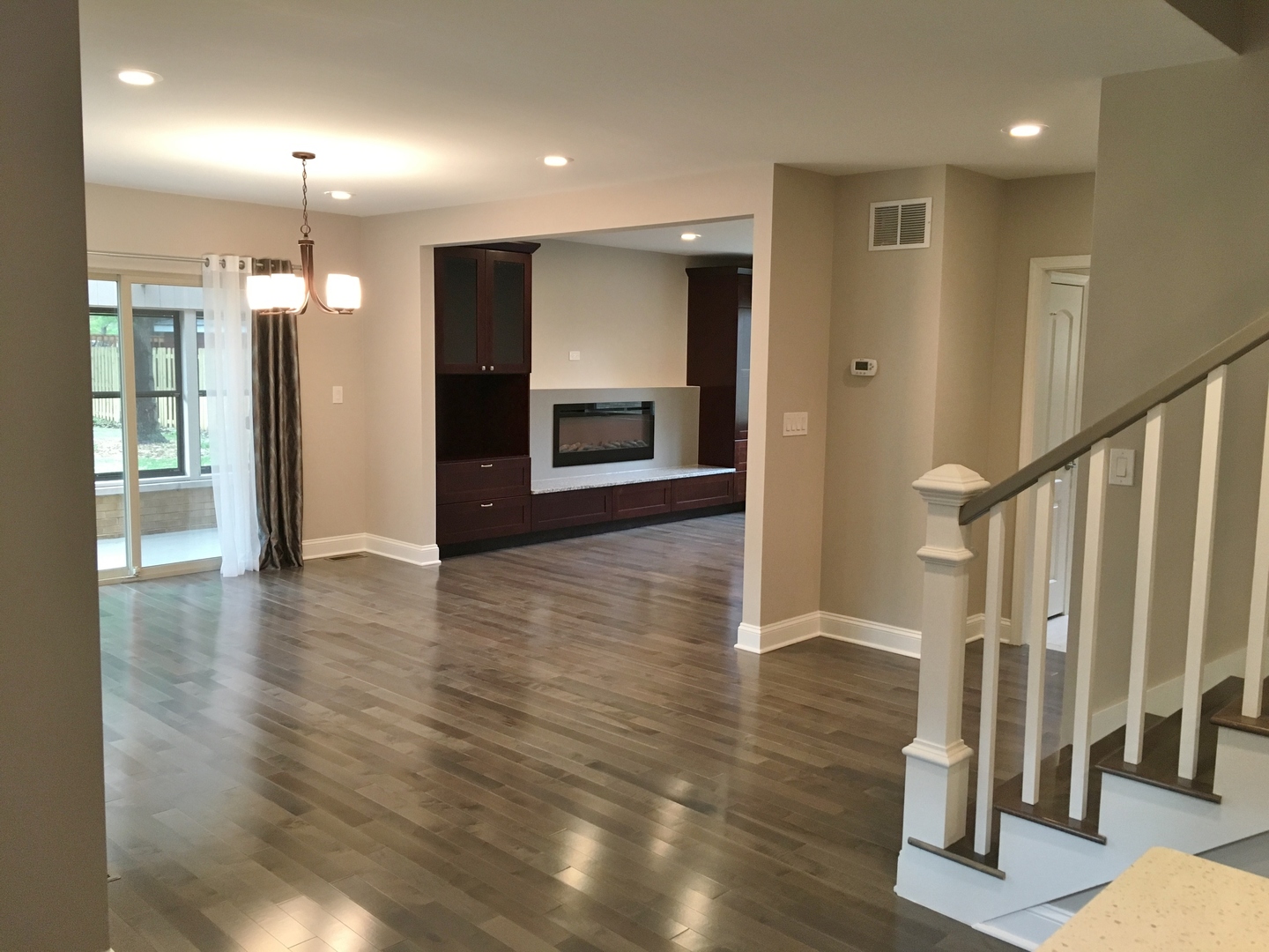 359 Lionel Road Riverside, IL 60546 - Photo 4 of 15