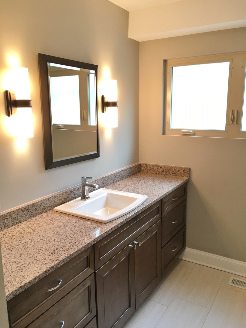359 Lionel Road Riverside, IL 60546 - Photo 7 of 15