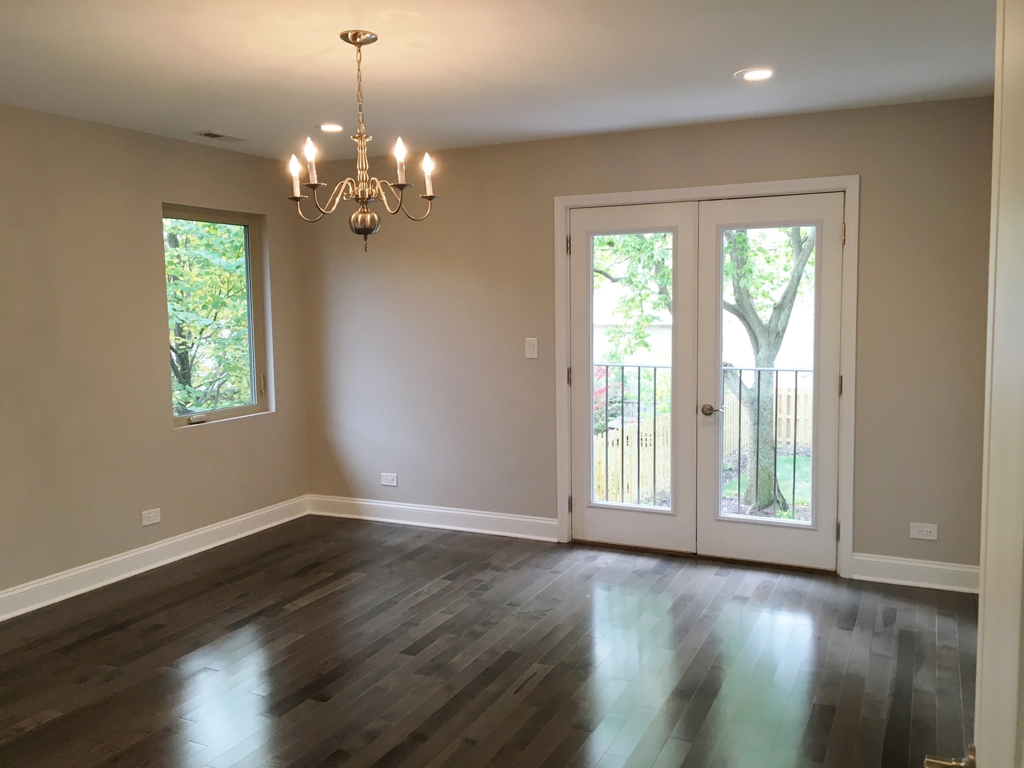 359 Lionel Road Riverside, IL 60546 - Photo 8 of 15