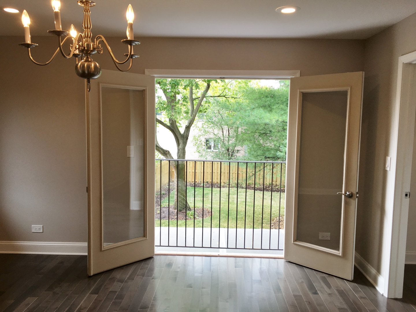 359 Lionel Road Riverside, IL 60546 - Photo 9 of 15