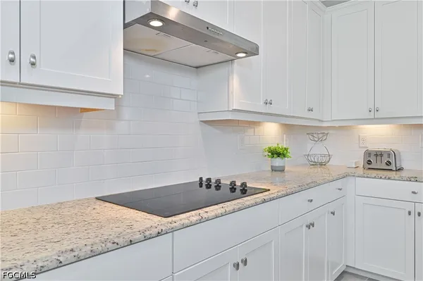 $935,000 | 19553 The Pl Boulevard, Estero, FL 33928