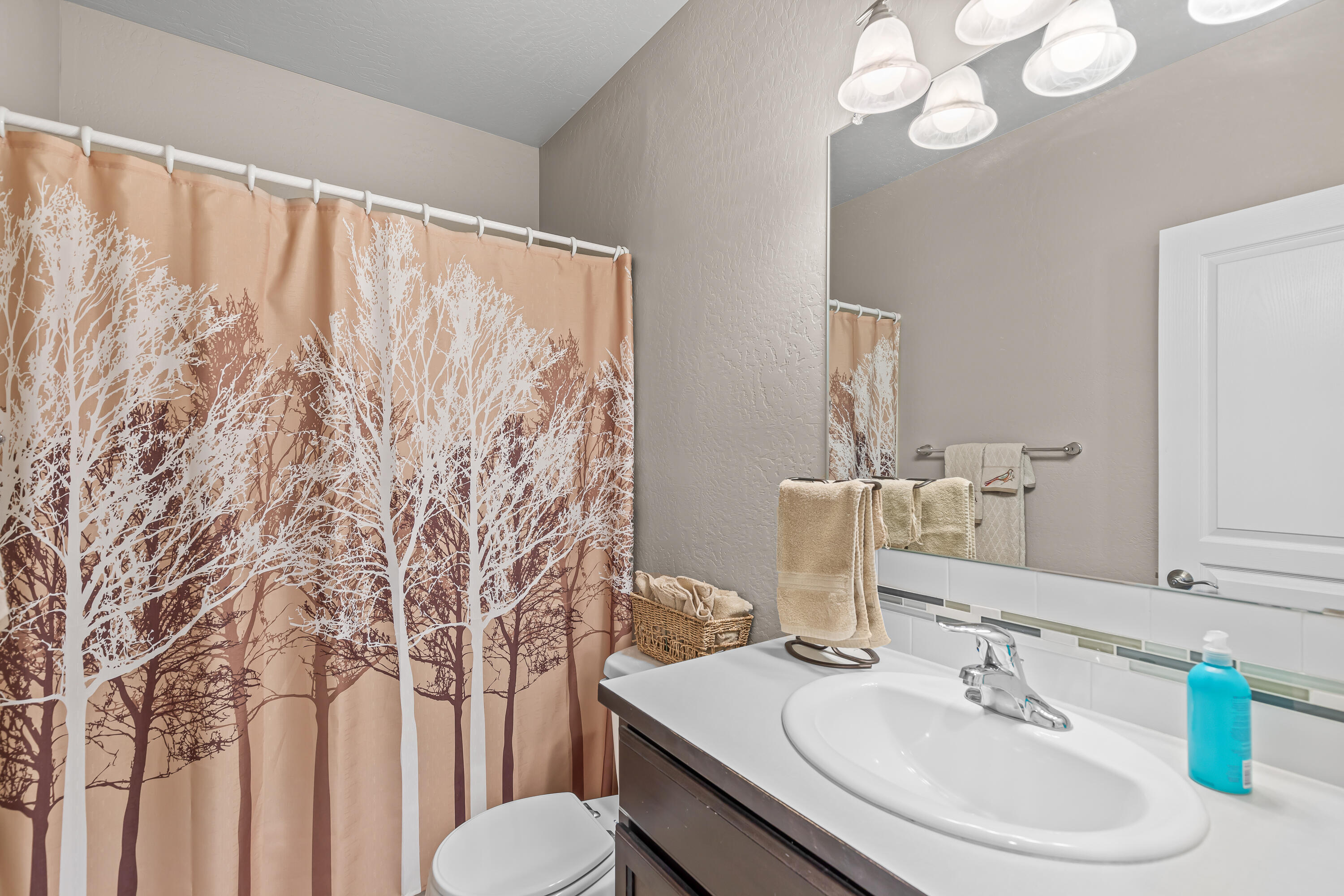 1449 Spring Street Medford, OR 97504 - Photo 20 of 29 9R9A5056