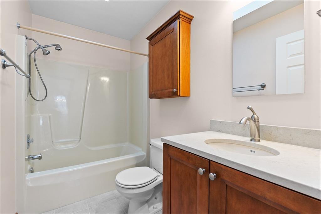 5 Kalyn Court Irwin, PA 15642 - Photo 33 of 40 Updated Full main Bathroom with sky light
