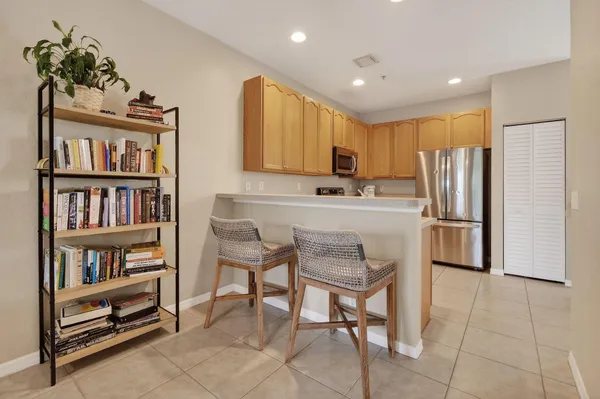 $424,900 | 355 East Thatch Palm Circle, Unit 103, Jupiter, FL 33458