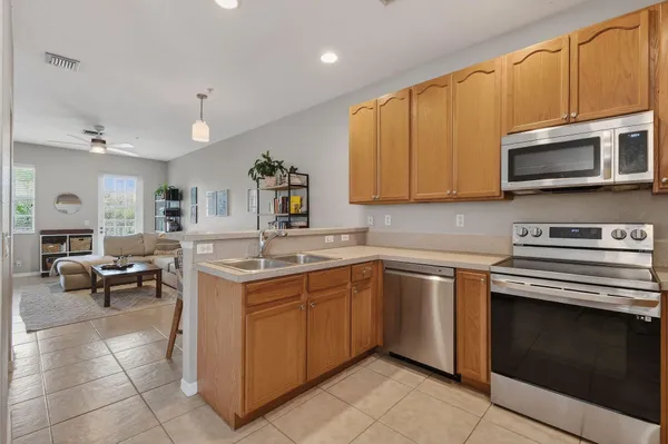 $424,900 | 355 East Thatch Palm Circle, Unit 103, Jupiter, FL 33458