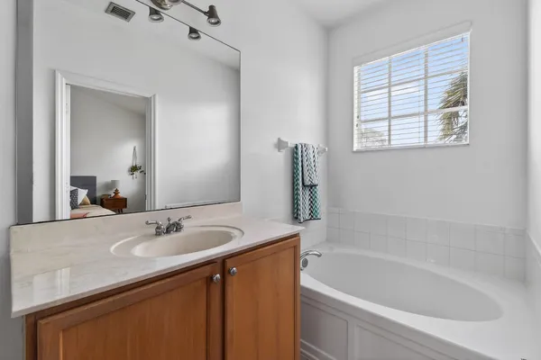 $424,900 | 355 East Thatch Palm Circle, Unit 103, Jupiter, FL 33458