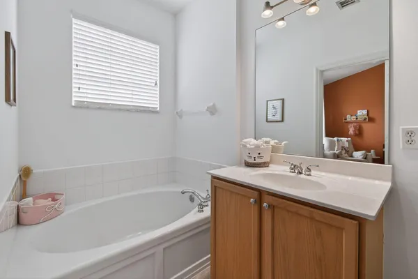 $424,900 | 355 East Thatch Palm Circle, Unit 103, Jupiter, FL 33458