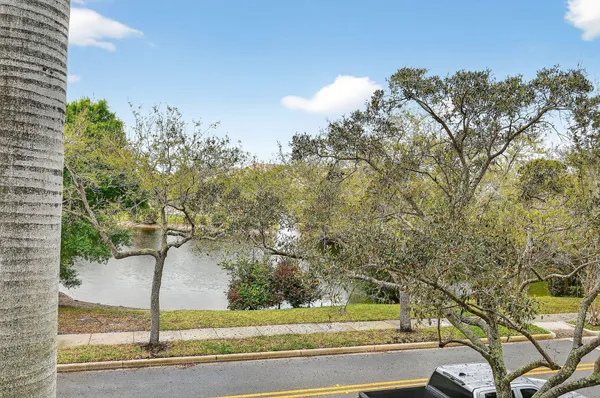 $424,900 | 355 East Thatch Palm Circle, Unit 103, Jupiter, FL 33458