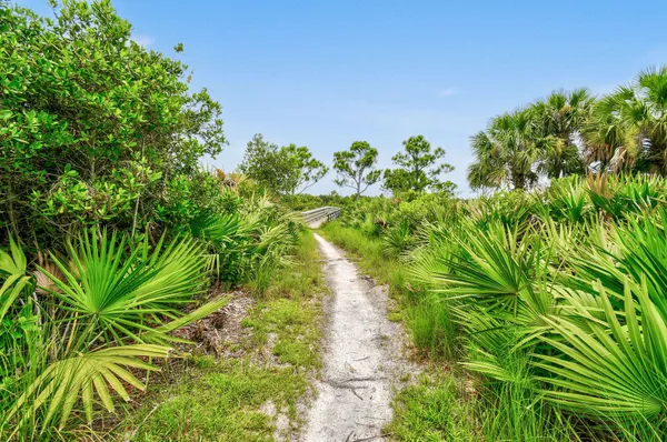 $424,900 | 355 East Thatch Palm Circle, Unit 103, Jupiter, FL 33458