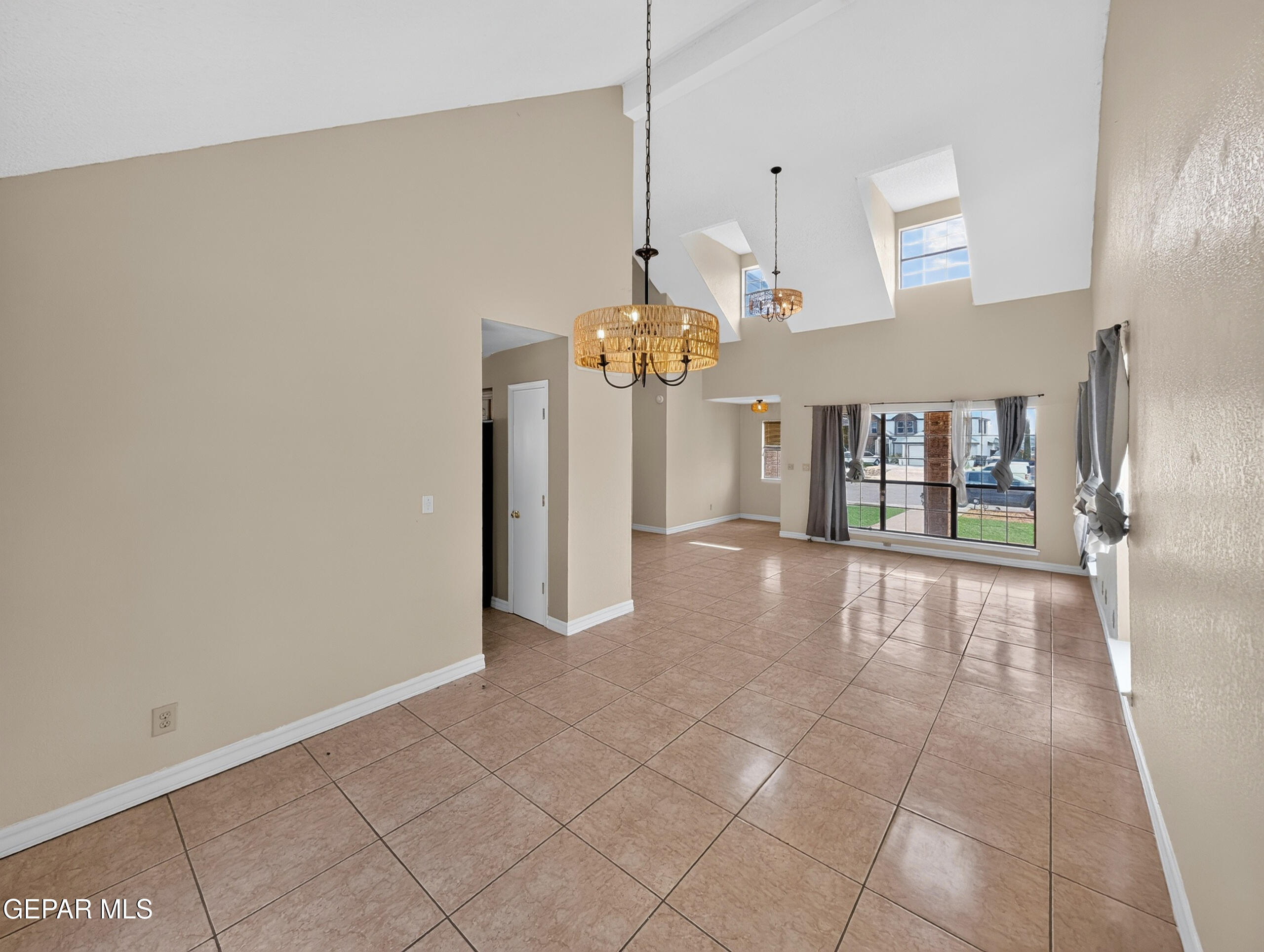 808 Rotterdam Way El Paso, TX 79912 - Photo 11 of 43 035_PXL_20260618_202427527