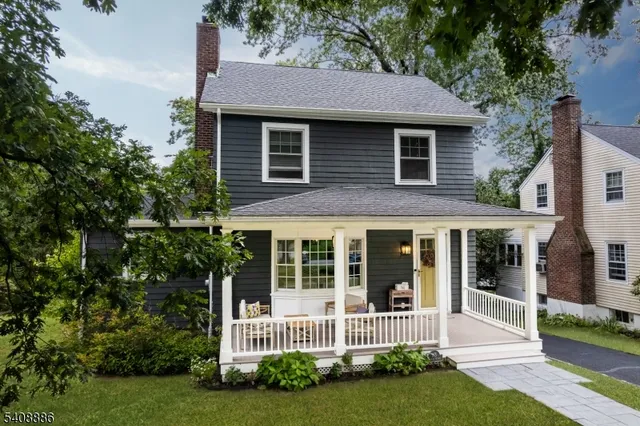 a house with a garden view
