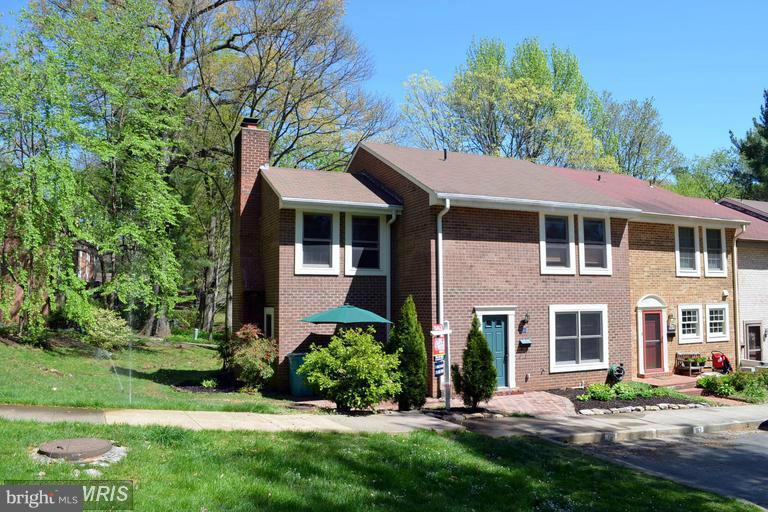 2127 Golf Course Drive Reston, VA 20191 - Photo 1 of 26 Exterior (Front)