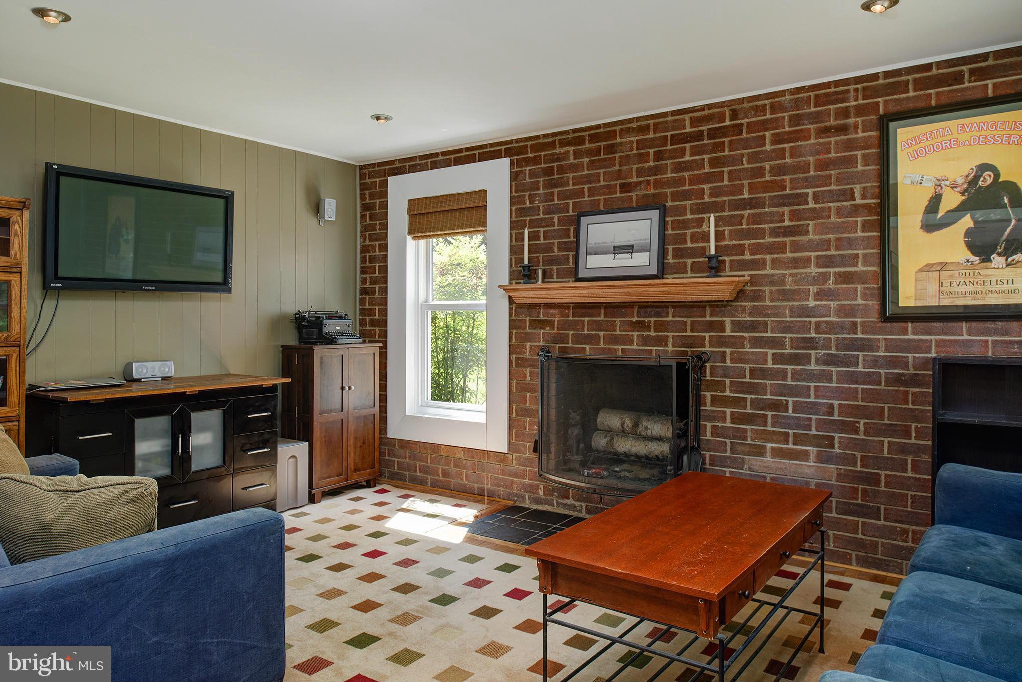 2127 Golf Course Drive Reston, VA 20191 - Photo 14 of 26 Family Room