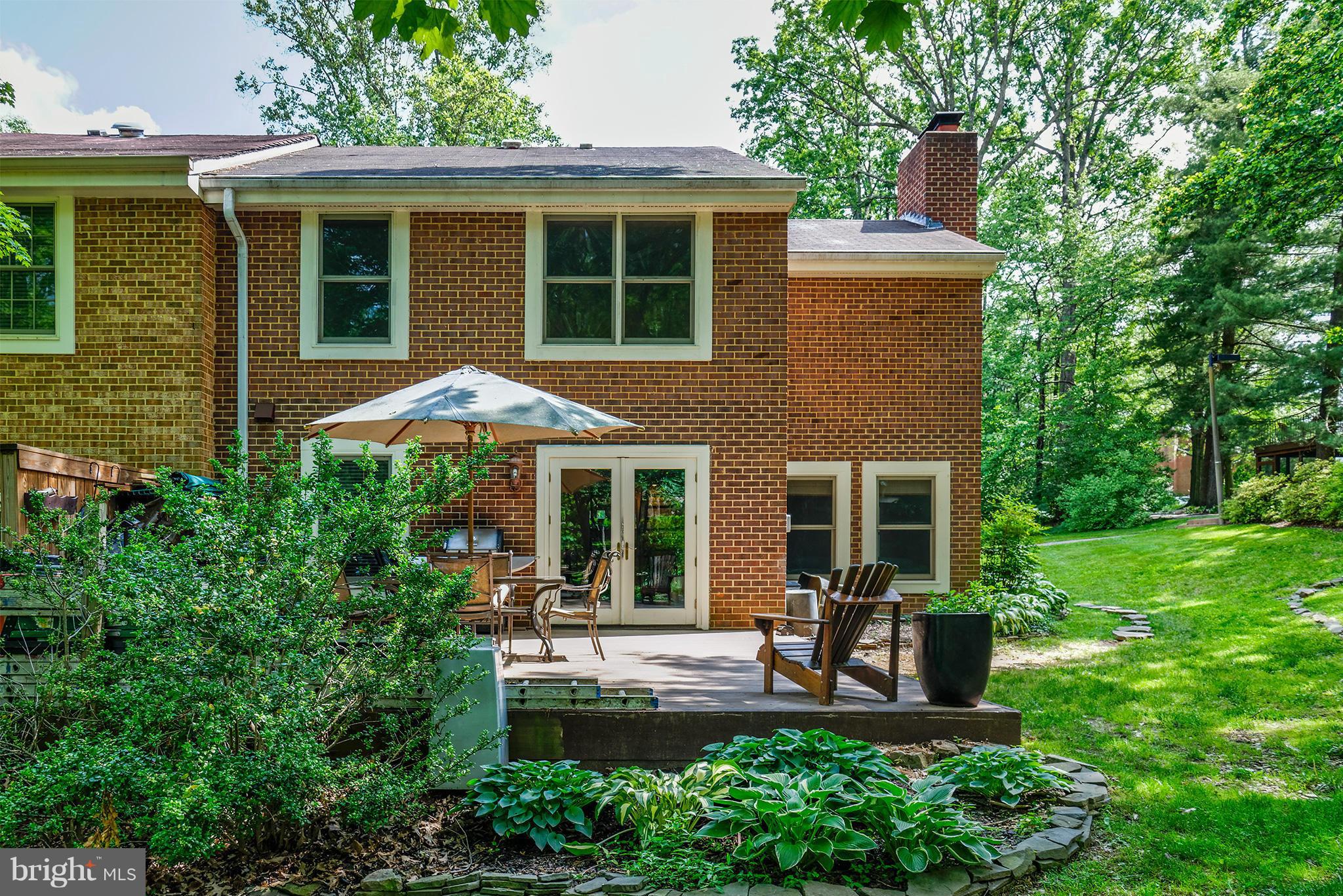 2127 Golf Course Drive Reston, VA 20191 - Photo 23 of 26 Exterior (Rear)