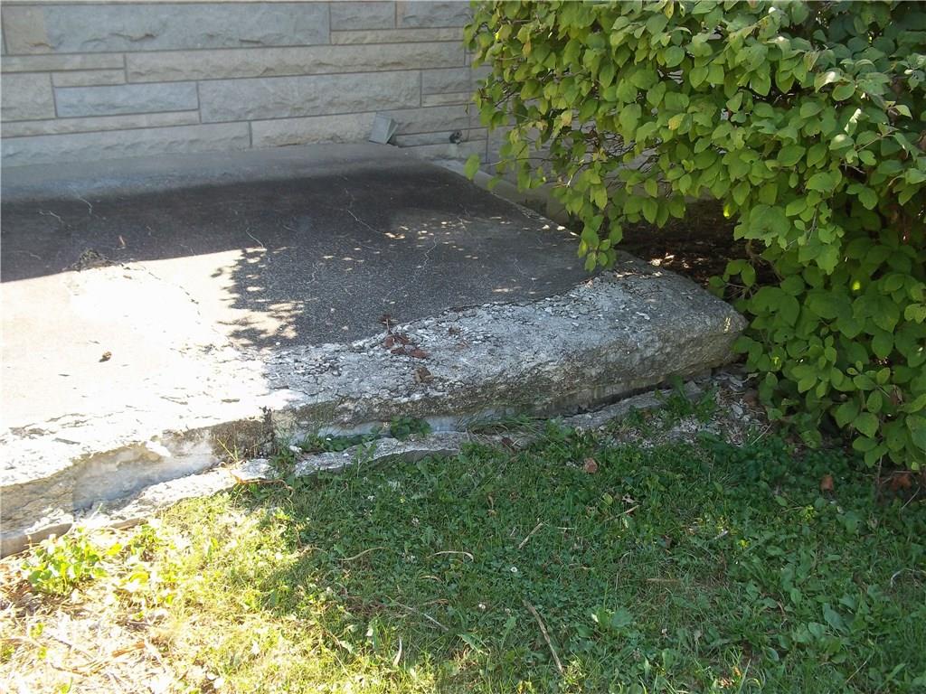 1910 Woodcrest Road Indianapolis, IN 46227 - Photo 13 of 39 Gallery Image 13