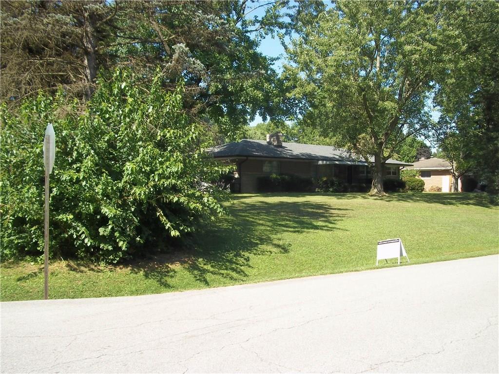 1910 Woodcrest Road Indianapolis, IN 46227 - Photo 15 of 39 Gallery Image 15