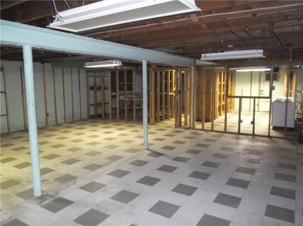 1910 Woodcrest Road Indianapolis, IN 46227 - Photo 37 of 39 Gallery Image 37