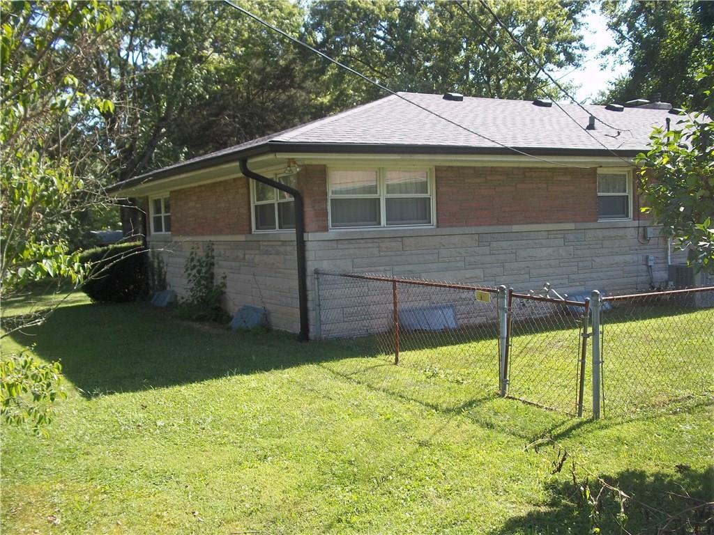 1910 Woodcrest Road Indianapolis, IN 46227 - Photo 7 of 39 Gallery Image 7