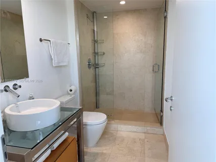 $5,700 | 6000 Indian Creek Drive, Unit 10A, Miami Beach, FL 33140