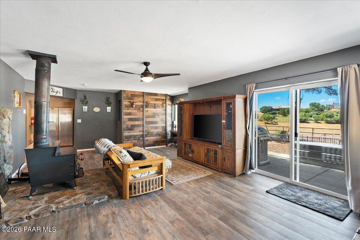 14020 East Ridge Way Dewey, AZ 86327 - Photo 15 of 47 Family Room