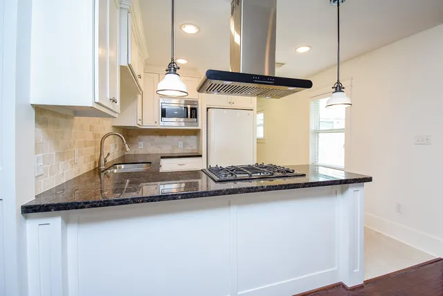 $564,900 | 1406 Foxwood Road, Houston, TX 77008