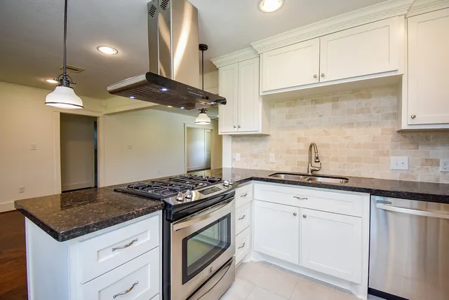 $564,900 | 1406 Foxwood Road, Houston, TX 77008