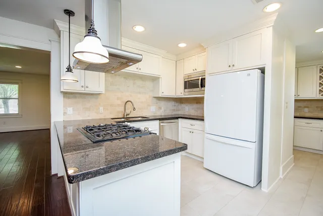 $564,900 | 1406 Foxwood Road, Houston, TX 77008