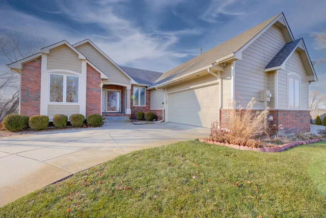 $364,900 | 2367 North Lakeway Circle, Wichita, KS 67205