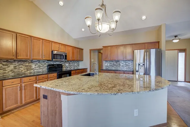 $364,900 | 2367 North Lakeway Circle, Wichita, KS 67205