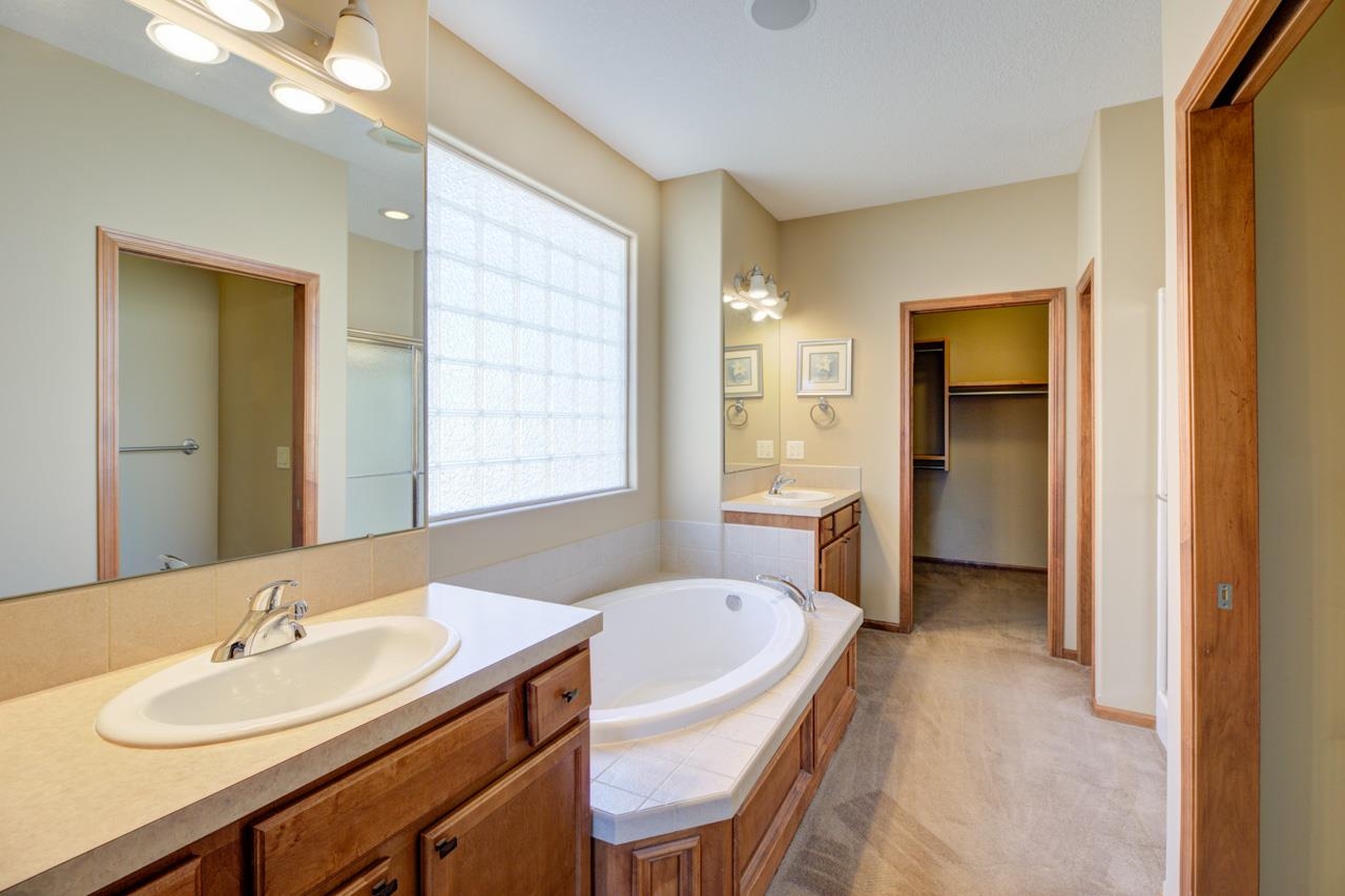 2367 North Lakeway Circle Wichita, KS 67205 - Photo 20 of 36