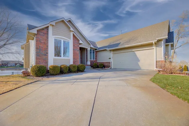 $364,900 | 2367 North Lakeway Circle, Wichita, KS 67205