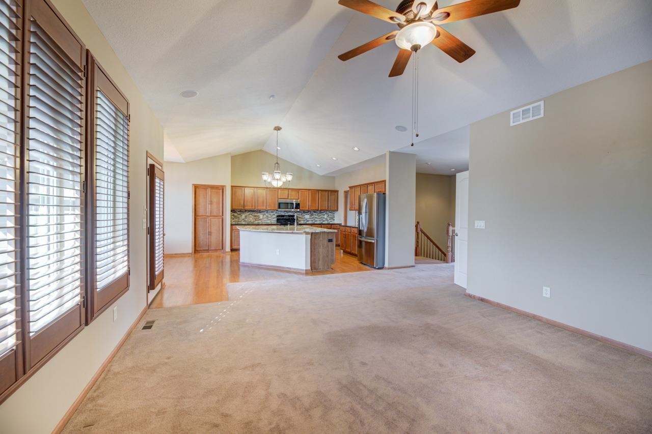 2367 North Lakeway Circle Wichita, KS 67205 - Photo 7 of 36