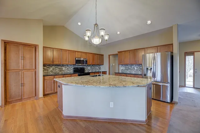 $364,900 | 2367 North Lakeway Circle, Wichita, KS 67205