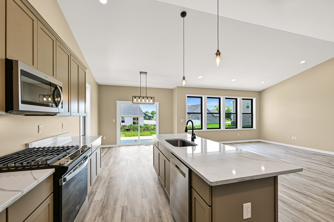 1106 Tamarack Street Delavan, WI 53115 - Photo 11 of 30 Kitchen with Island