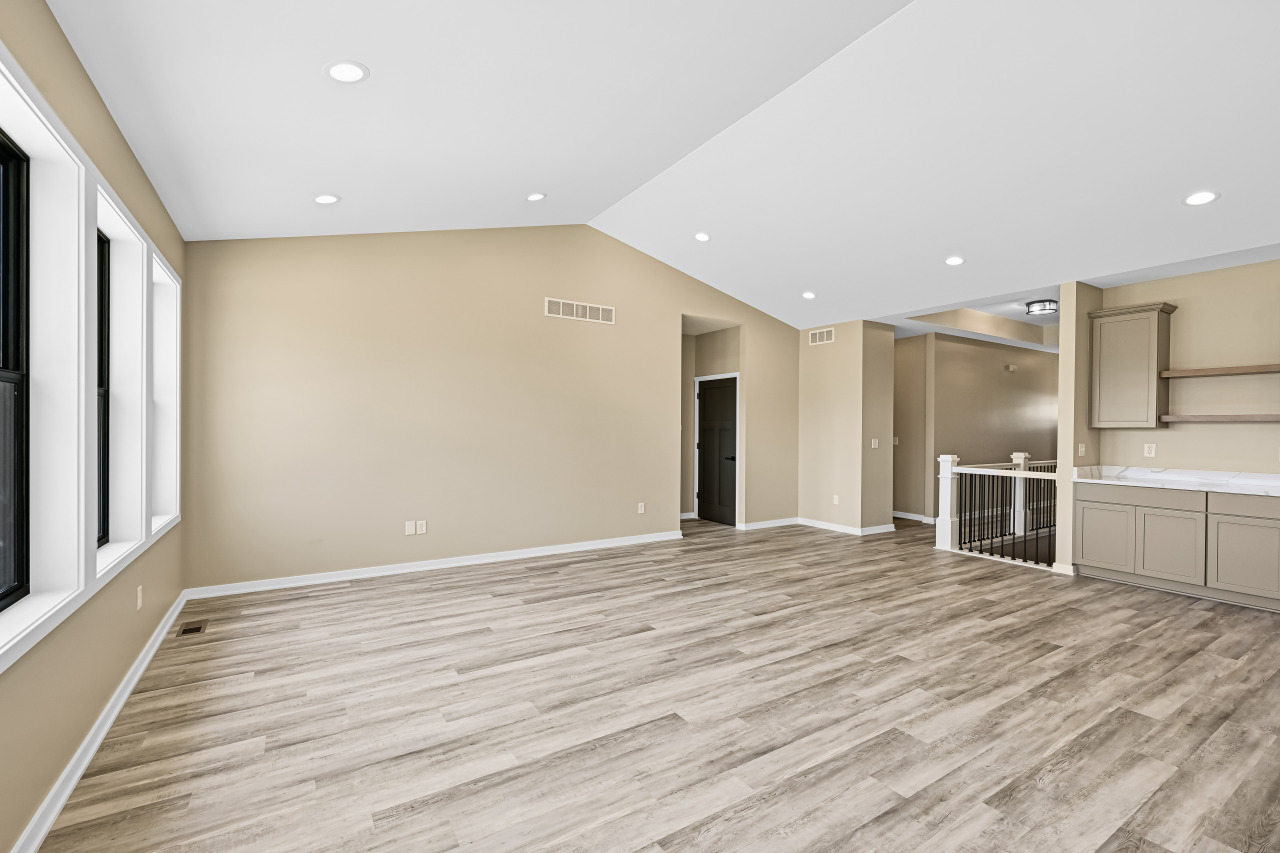 1106 Tamarack Street Delavan, WI 53115 - Photo 5 of 30 Living Room