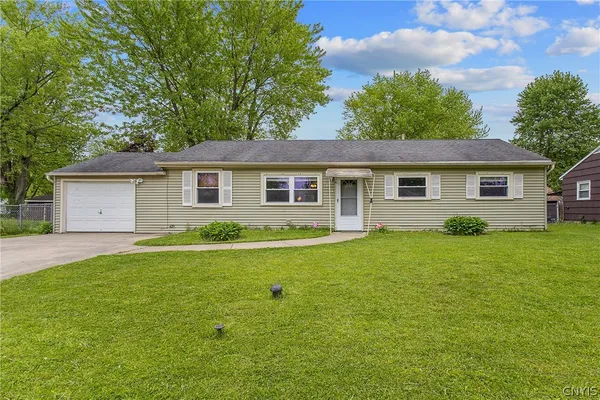 $200,000 | 7844 Rinaldo Boulevard West, Cicero, NY 13030
