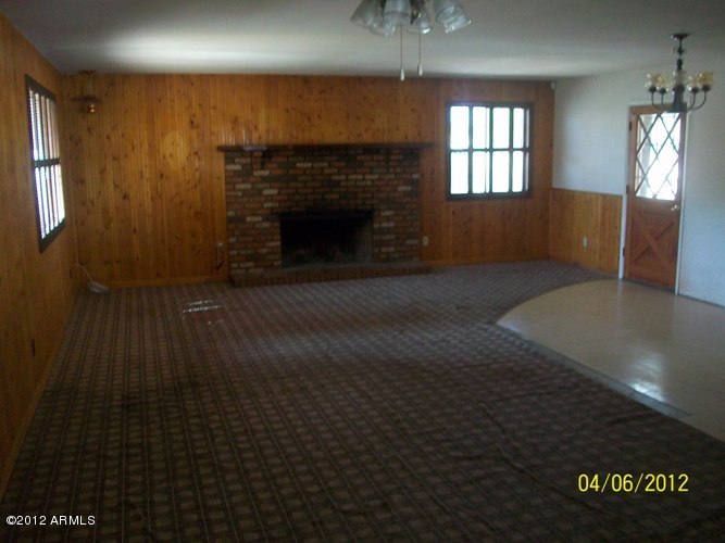 3807 West Dalphin Road Phoenix, AZ 85051 - Photo 10 of 18 Family