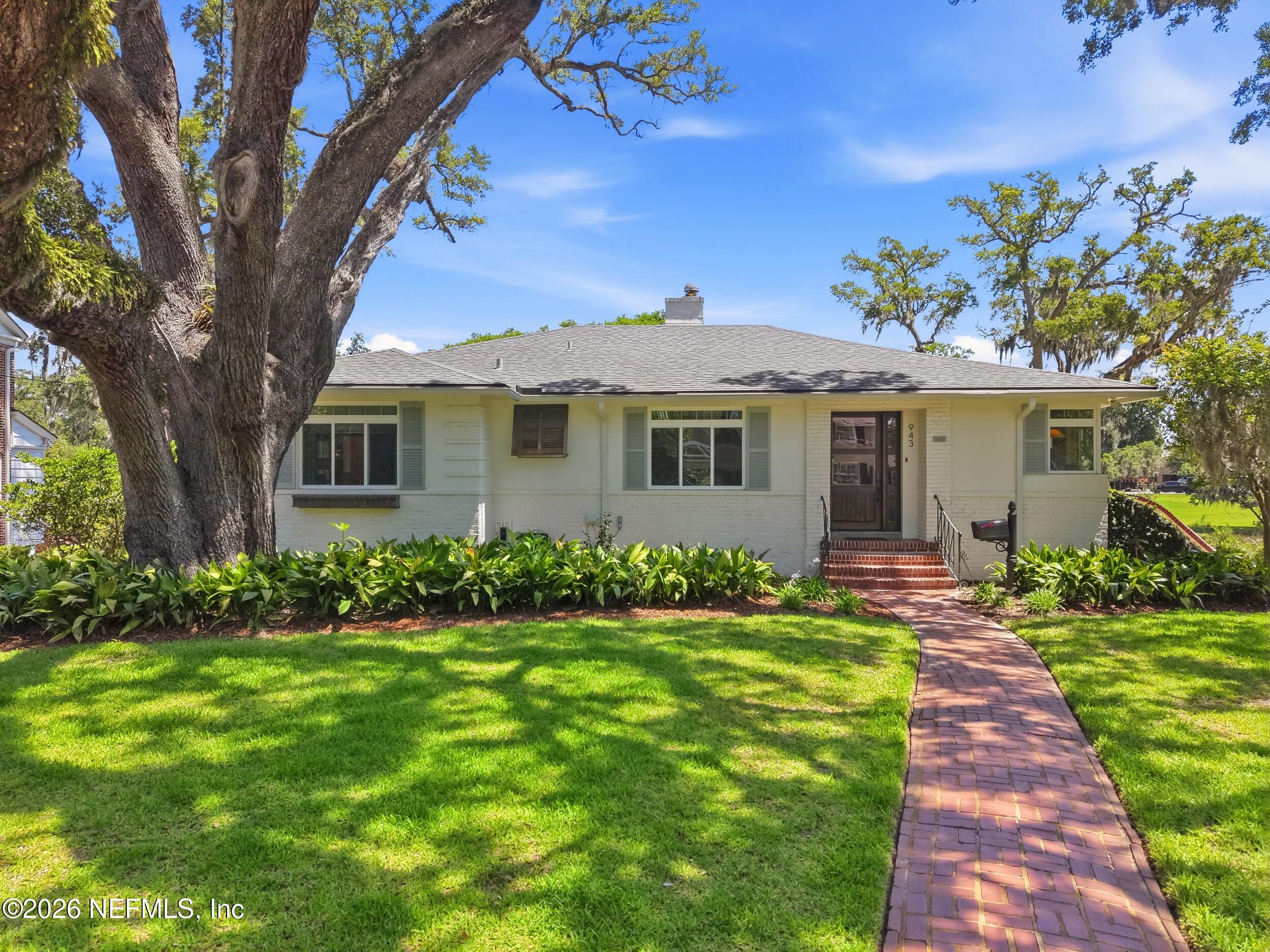 943 Brookwood Road Jacksonville, FL 32207 - Photo 2 of 69 1_dji_20260603121333_0012_d