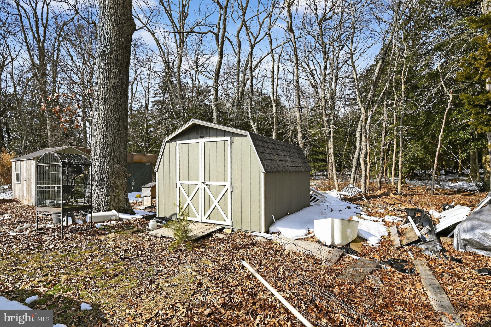 318 Newport Neck Road Newport, NJ 08345 - Photo 9 of 25 a backyard of a house with barbeque oven