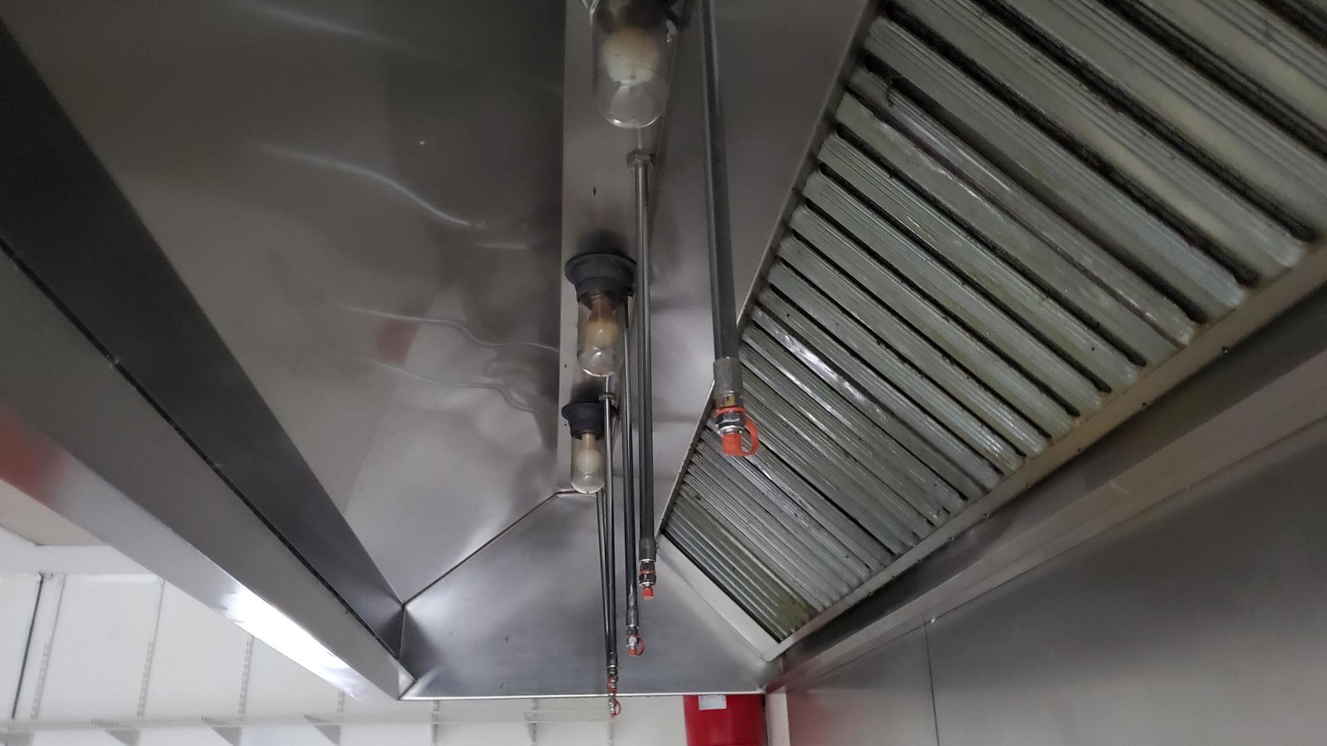 979 West Wise Road Schaumburg, IL 60193 - Photo 12 of 15 a view of stairs