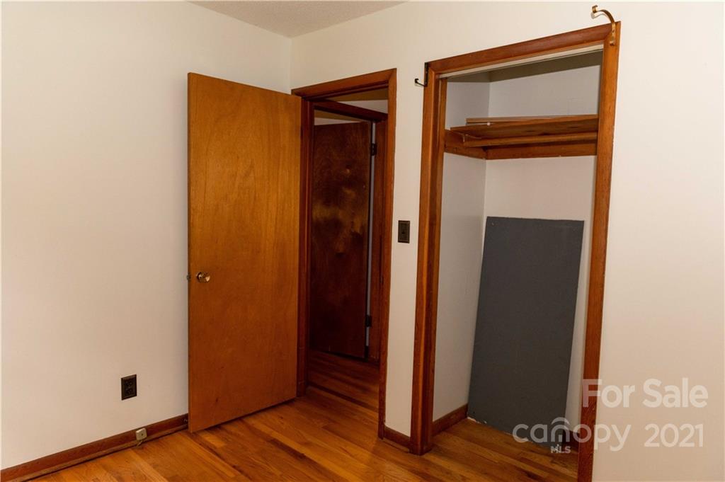 520 Chestnut Mountain Road Spruce Pine, NC 28777 - Photo 12 of 30 Gallery Image 12