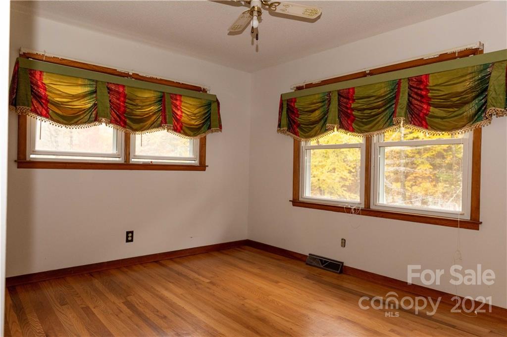 520 Chestnut Mountain Road Spruce Pine, NC 28777 - Photo 14 of 30 Gallery Image 14
